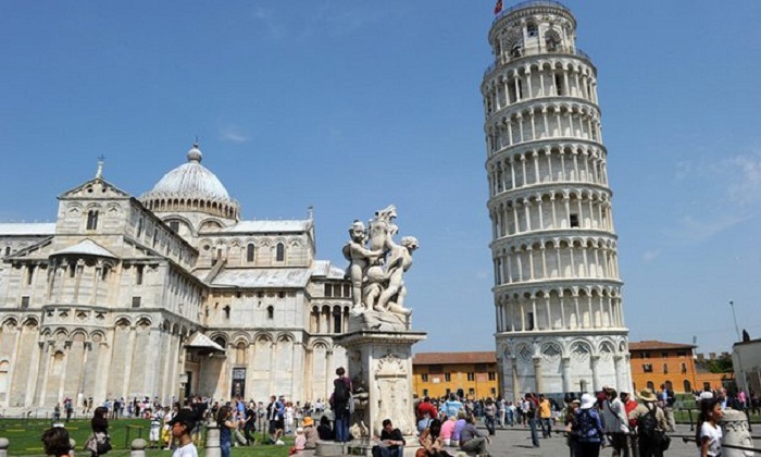 Pisa residents protest at plans for mosque near Leaning Tower 